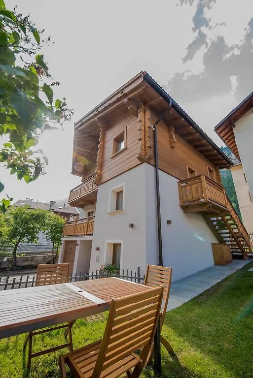 Casa Al Rin Daire Isolaccia